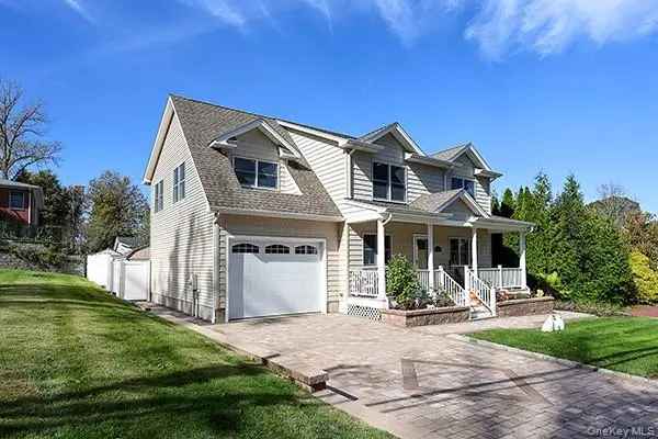 80 Alder DR, Kings Park, NY 11754
