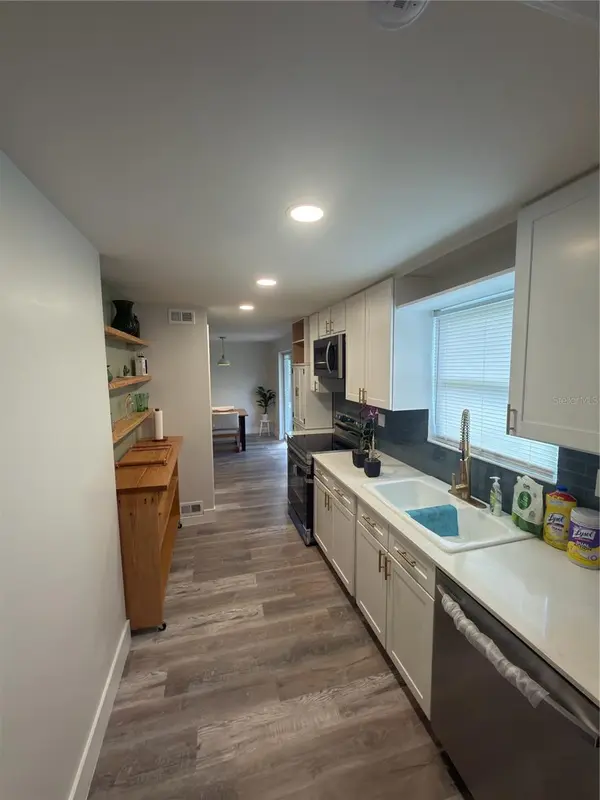 102 COSMOS DR, Orlando, FL 32807