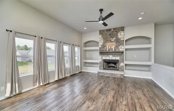 125 Hayfield DR, Moscow Mills, MO 63362