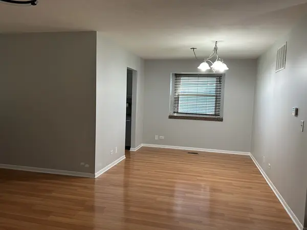 530 SPRINGHILL CIR, Naperville, IL 60563