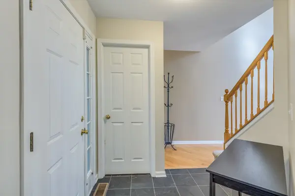 845 Mckenzie Station DR, Lisle, IL 60532
