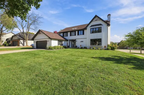 2406 Highland DR, Palatine, IL 60067