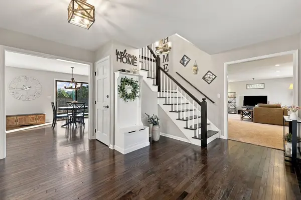 2406 Highland DR, Palatine, IL 60067