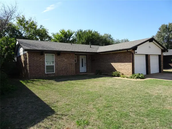 708 Willow Ridge PL, Edmond, OK 73003