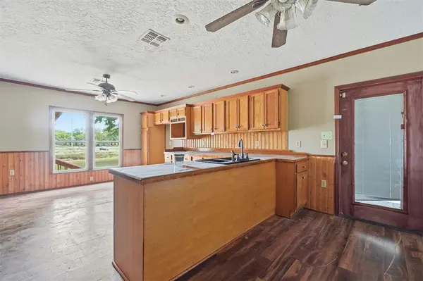 12261 Us Highway 283, Sayre, OK 73662