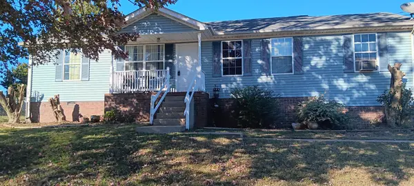 107 Grant Ave, Oak Grove, KY 42262