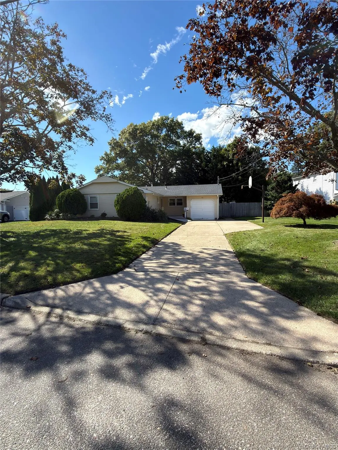 Address not disclosed, Sayville, NY 11782