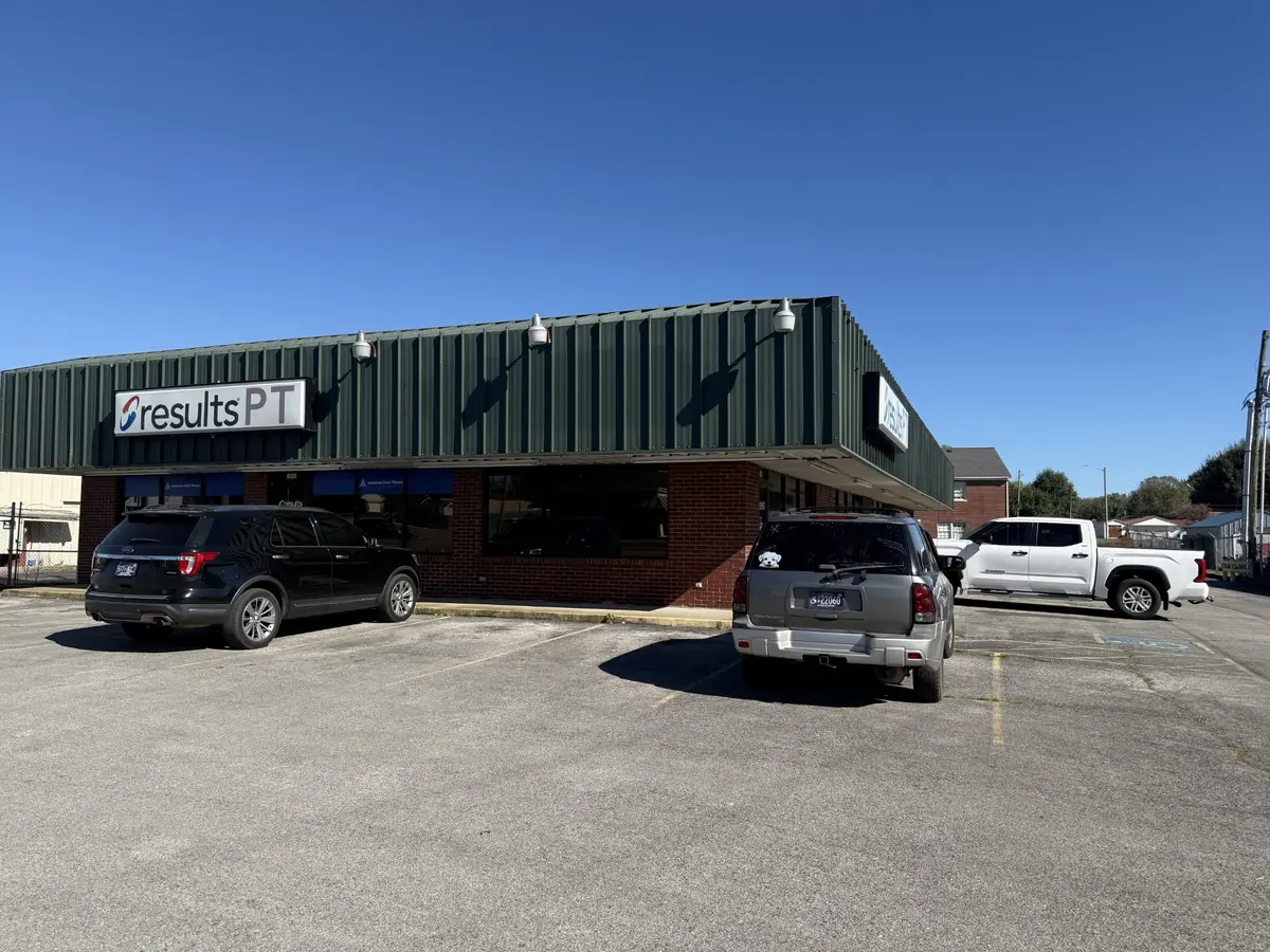 808 N Locust Ave, Lawrenceburg, TN 38464