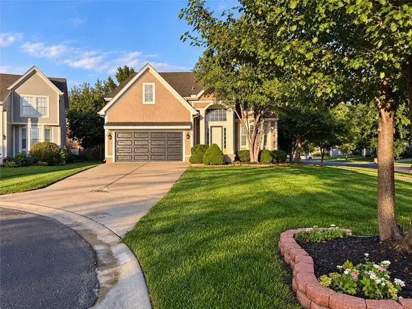 13102 W 137th CT, Overland Park, KS 66221