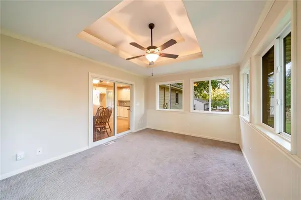 705 SW Mitchell ST, Oak Grove, MO 64075