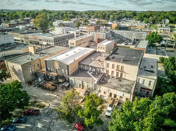 319 & 321 Delaware ST, Leavenworth, KS 66048