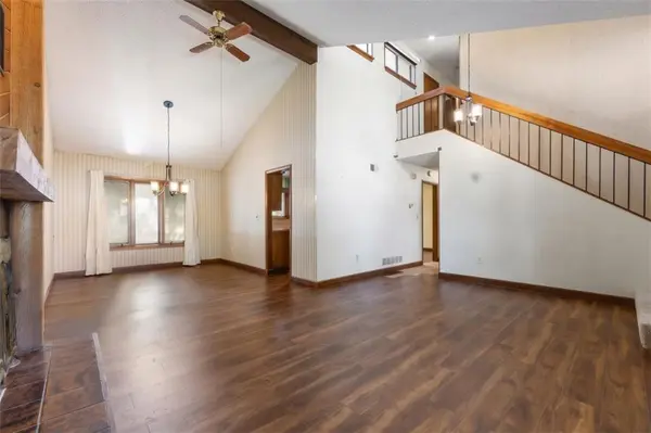 14705 W 91st PL, Lenexa, KS 66215