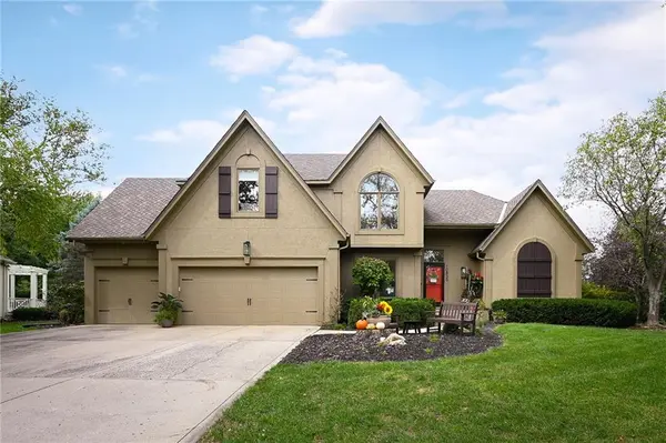 10830 S CEDAR NILES BLVD, Olathe, KS 66061