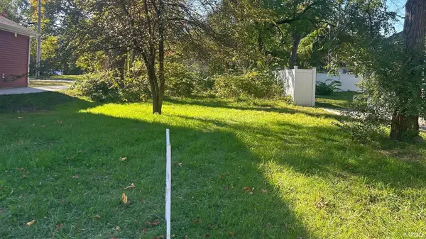 817 Cleveland AVE, South Bend, IN 46628