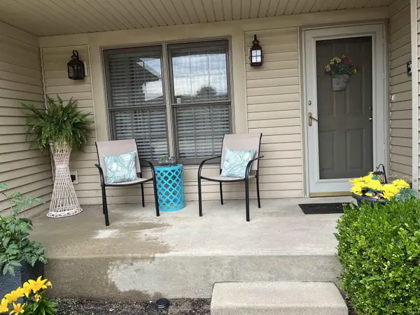 1119 Diamond DR, Mishawaka, IN 46544