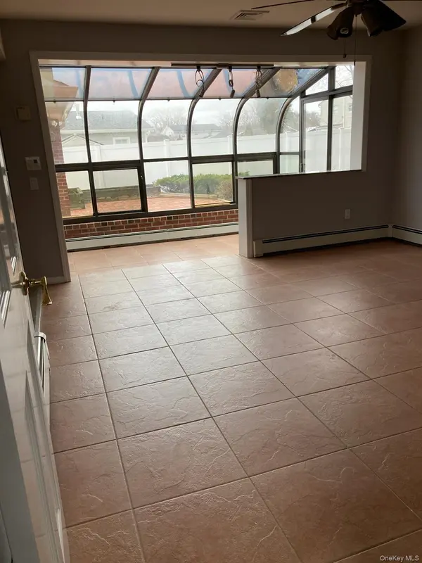 Address not disclosed, Sayville, NY 11782