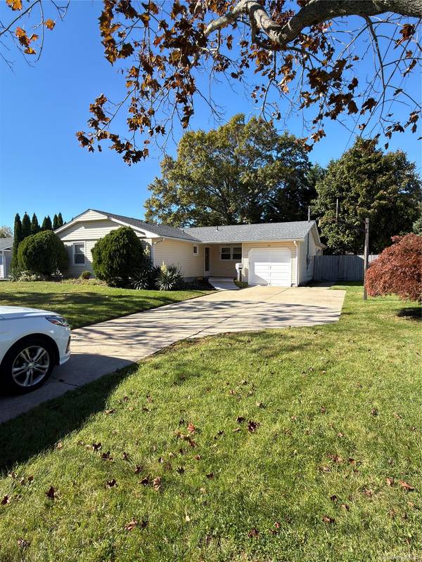 Address not disclosed, Sayville, NY 11782