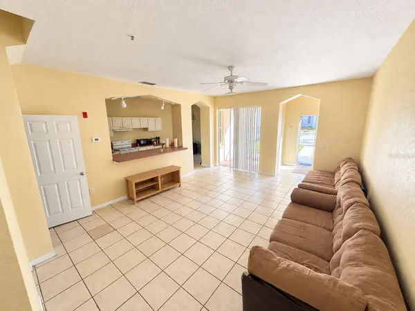 5001 SUNRIDGE PALMS DR, Tampa, FL 33617
