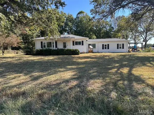 4467 Fosterburg RD,  Alton,  IL 62002