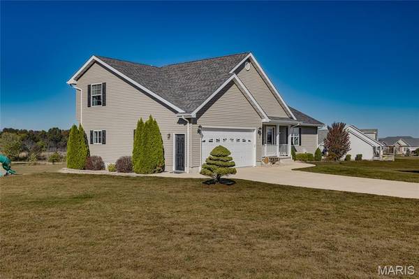 304 Ridgewood CT, Farmington, MO 63640