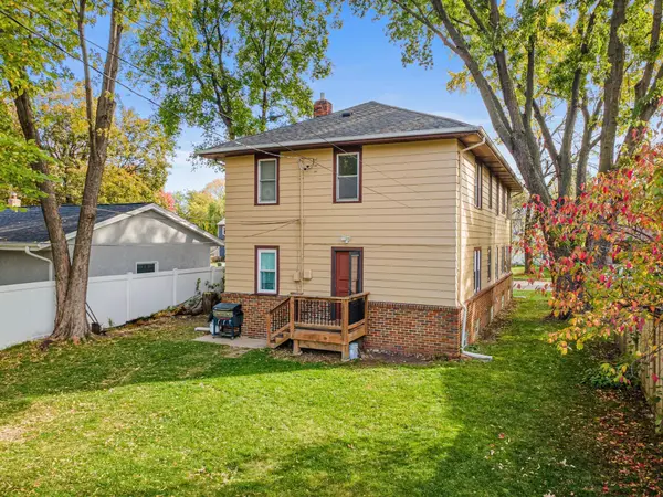 1759 Pleasant ST, Lauderdale, MN 55113