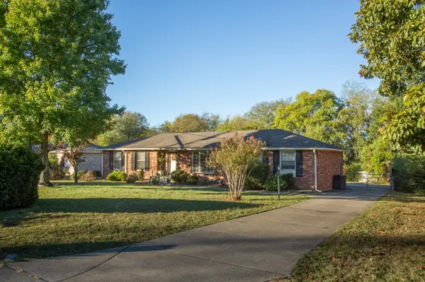 104 Chiroc Rd, Hendersonville, TN 37075