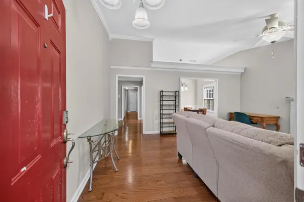 1303 Crofton Park Ct, Columbia, TN 38401