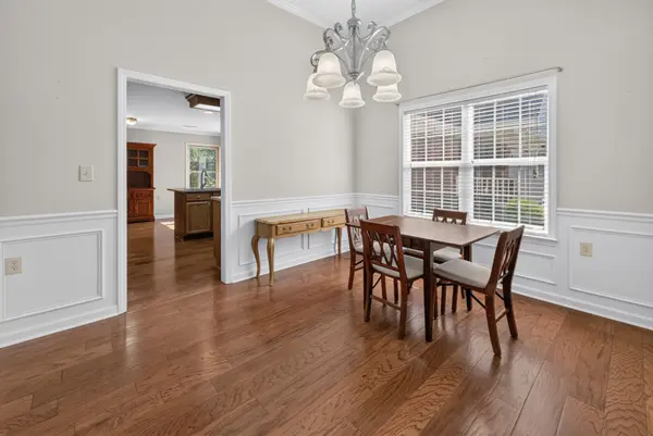 1303 Crofton Park Ct, Columbia, TN 38401