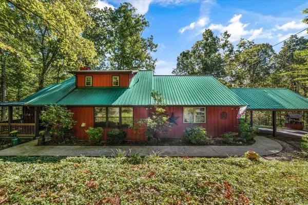 2848 Mountain Blvd, Sevierville, TN 37876