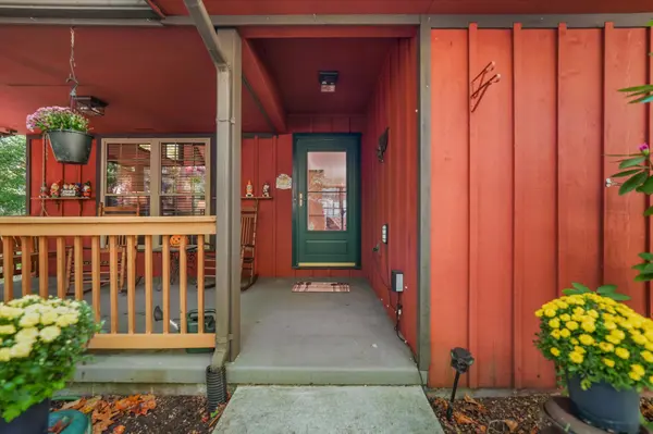 2848 Mountain Blvd, Sevierville, TN 37876