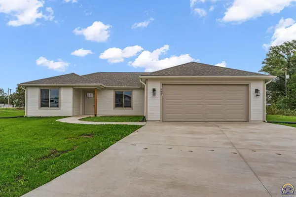 702 Teresa Ct, Carbondale, KS 66414