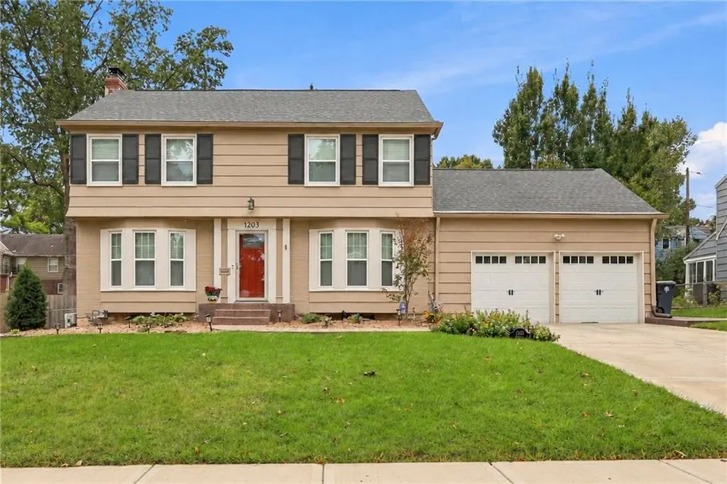 1203 Romany RD, Kansas City, MO 64113