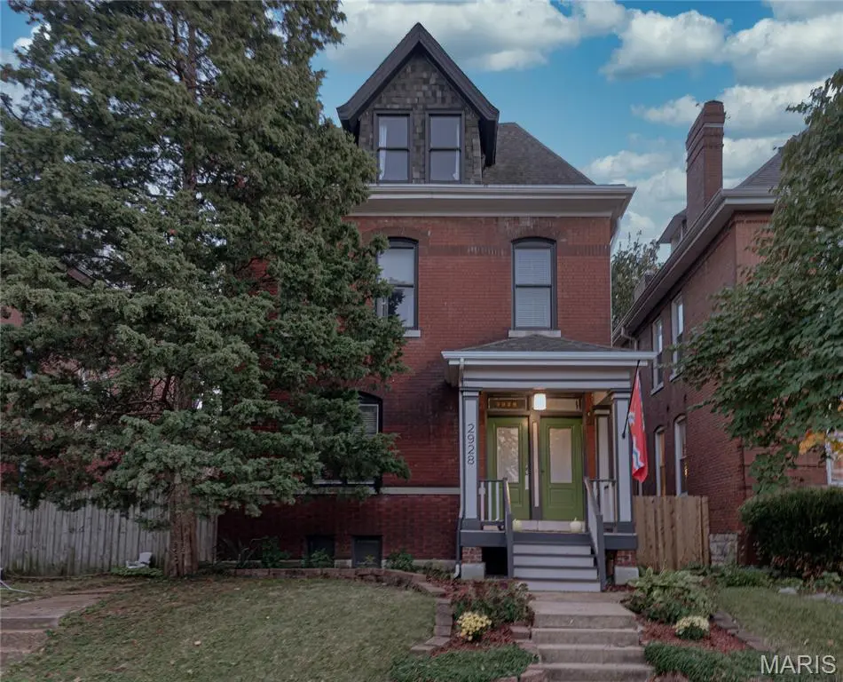 2928 Shenandoah AVE, St Louis, MO 63104