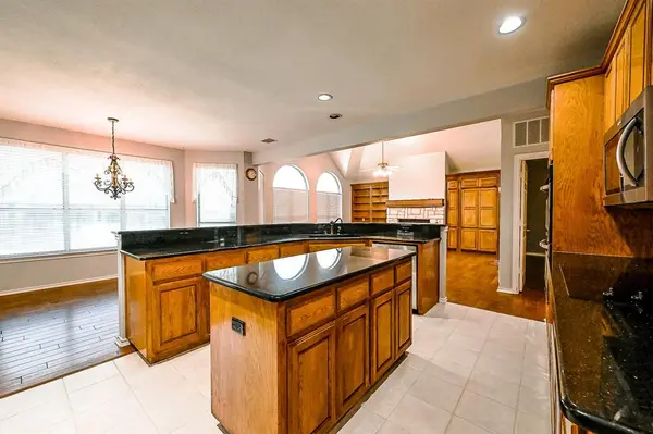 2389 Briarhill Boulevard, Highland Village, TX 75077