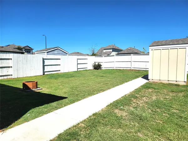 110 Huckleberry LN, Elgin, TX 78621