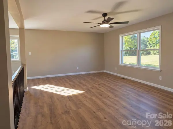 3101 Prairie CT, Lenoir, NC 28645