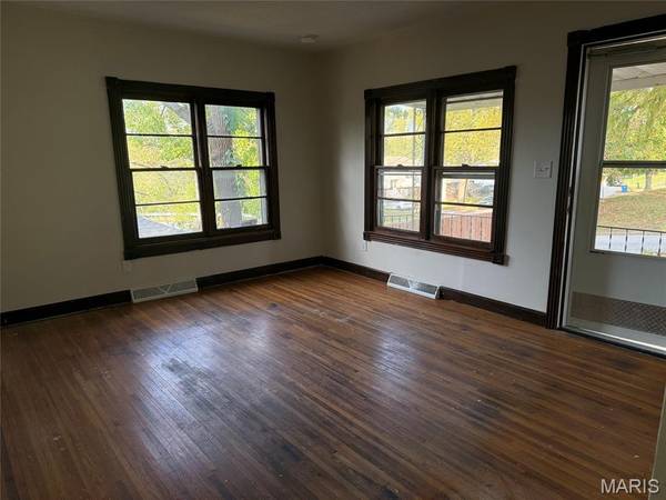 616 Tomlee RD, Jefferson City, MO 65109
