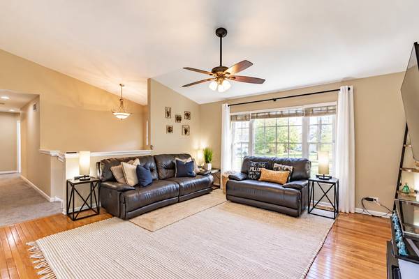 38114 N Dewey ST, Spring Grove, IL 60081