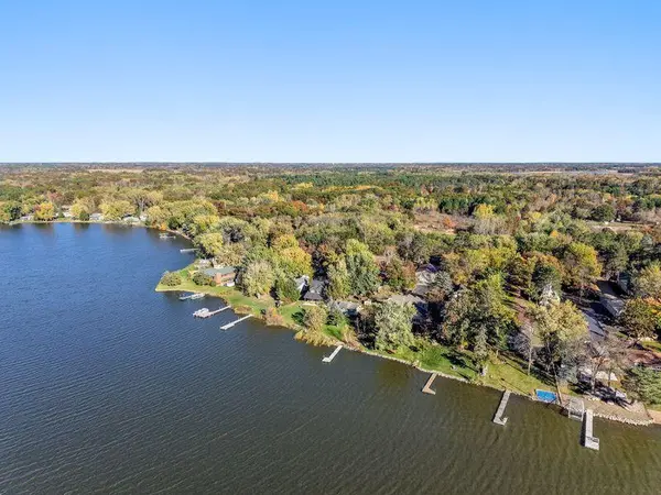 27678 Lakewood DR NW, Isanti, MN 55040
