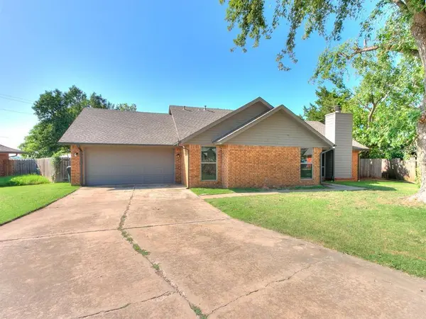 4721 Persimmon CT, Norman, OK 73072