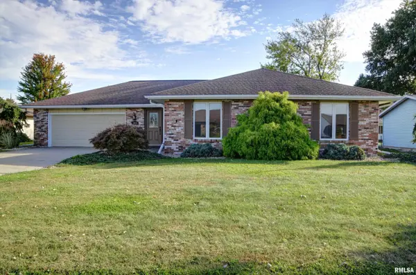 313 EVERGREEN DR, Macomb, IL 61455
