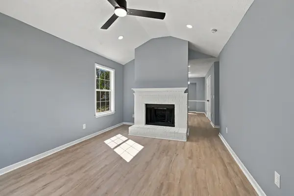 105 Natchez Ct #S, La Vergne, TN 37086