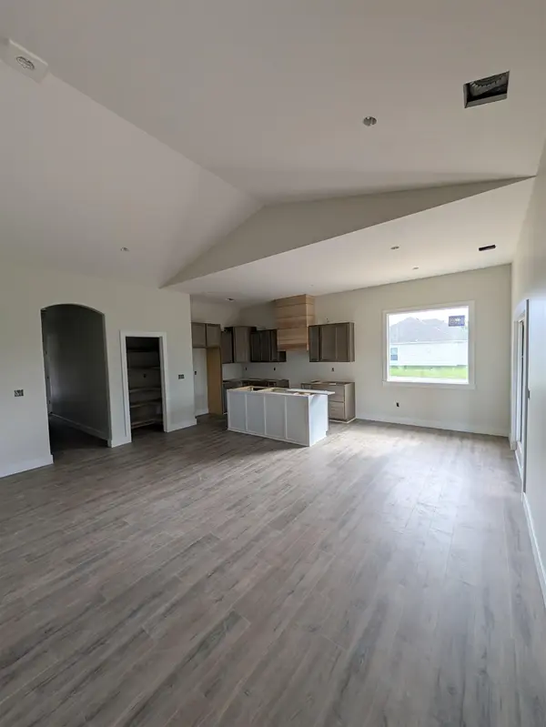 801 N Cedar Downs Cir, Wichita, KS 67235