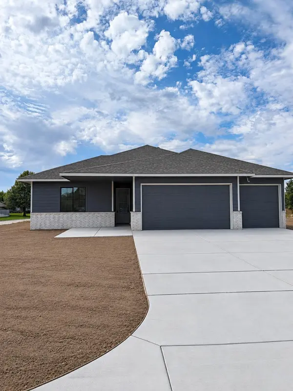 801 N Cedar Downs Cir, Wichita, KS 67235