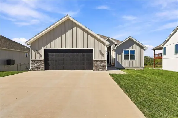 70 SE 451 RD, Warrensburg, MO 64093