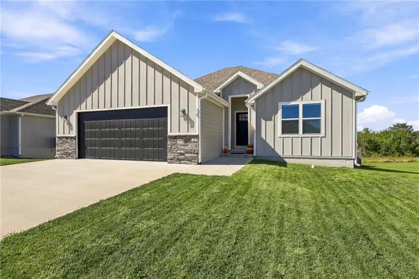 70 SE 451 RD, Warrensburg, MO 64093