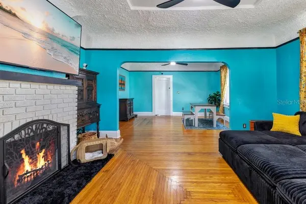 1633 E ELM RD, Lakeland, FL 33801