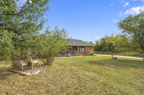 832 Barwick PL, Willard, MO 65781
