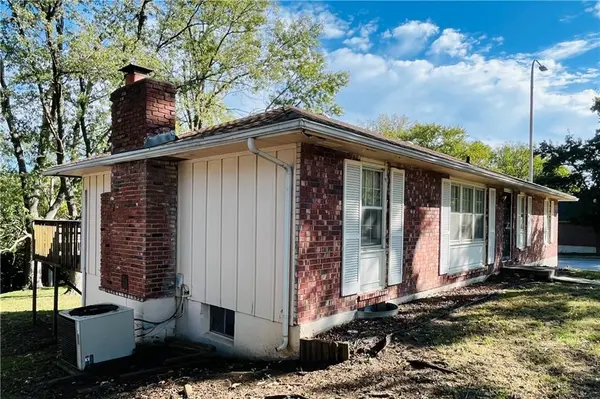 3829 Stonewall CT, Independence, MO 64055
