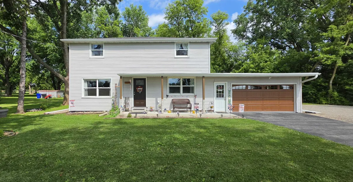 4020 N BALLARD RD, Appleton, WI 54913-8697